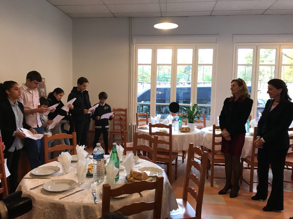 agnesbuzyn's tweet photo. La fondation OPEJ oeuvre pour la protection des enfants contre les maltraitances et l'abandon, en leur offrant des structures d'accueil et de soutien à l'insertion sociale.

Je visite aujd avec @NBelloubet la Maison d'enfants OPEJ de Rueil-Malmaison. #JourneeMondialedelEnfance https://t.co/k0kxisHlW5