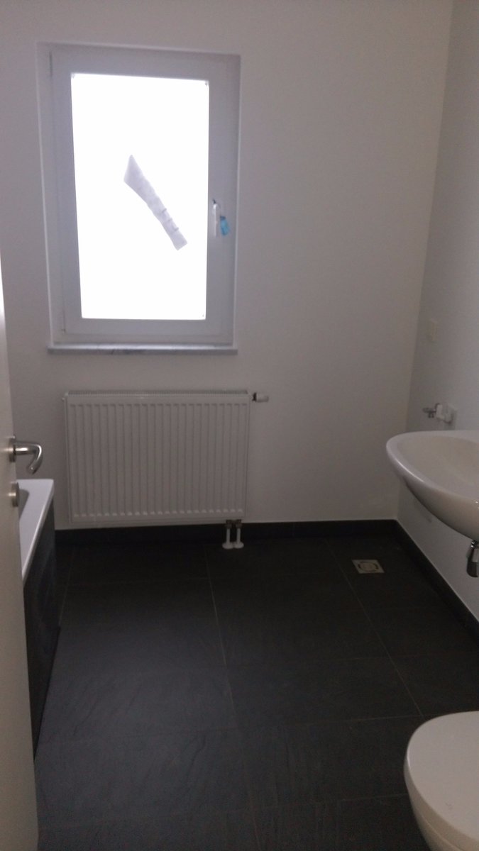 TrgBledproperty's tweet photo. PRODAMO stanovanja s svojim vrtom v dvostanovanjski hiši, 3 spalnice, velik dnevni prostor, svoje zemljišče samo 300m od Aquaparka. #TrgBled https://t.co/dOtp1iFr1l https://t.co/Rn1tGwhCBn