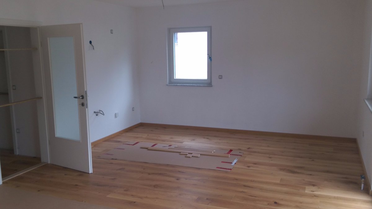 TrgBledproperty's tweet photo. PRODAMO stanovanja s svojim vrtom v dvostanovanjski hiši, 3 spalnice, velik dnevni prostor, svoje zemljišče samo 300m od Aquaparka. #TrgBled https://t.co/dOtp1iFr1l https://t.co/Rn1tGwhCBn