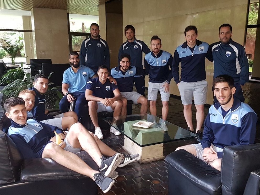 #HaceInstantes #Futsal #AFA #Primera ¡Hebraica listo para el partido! ¡El equipo de SHA ya salió del hotel para el estadio de Racing! ¡El partido por los Cuartos de Final Vs Barracas será transmitido en vivo por el Facebook de Diario Stampa! ¡A las 12 empieza! 🎥😀⚽👏🎽 ¡Vamos!