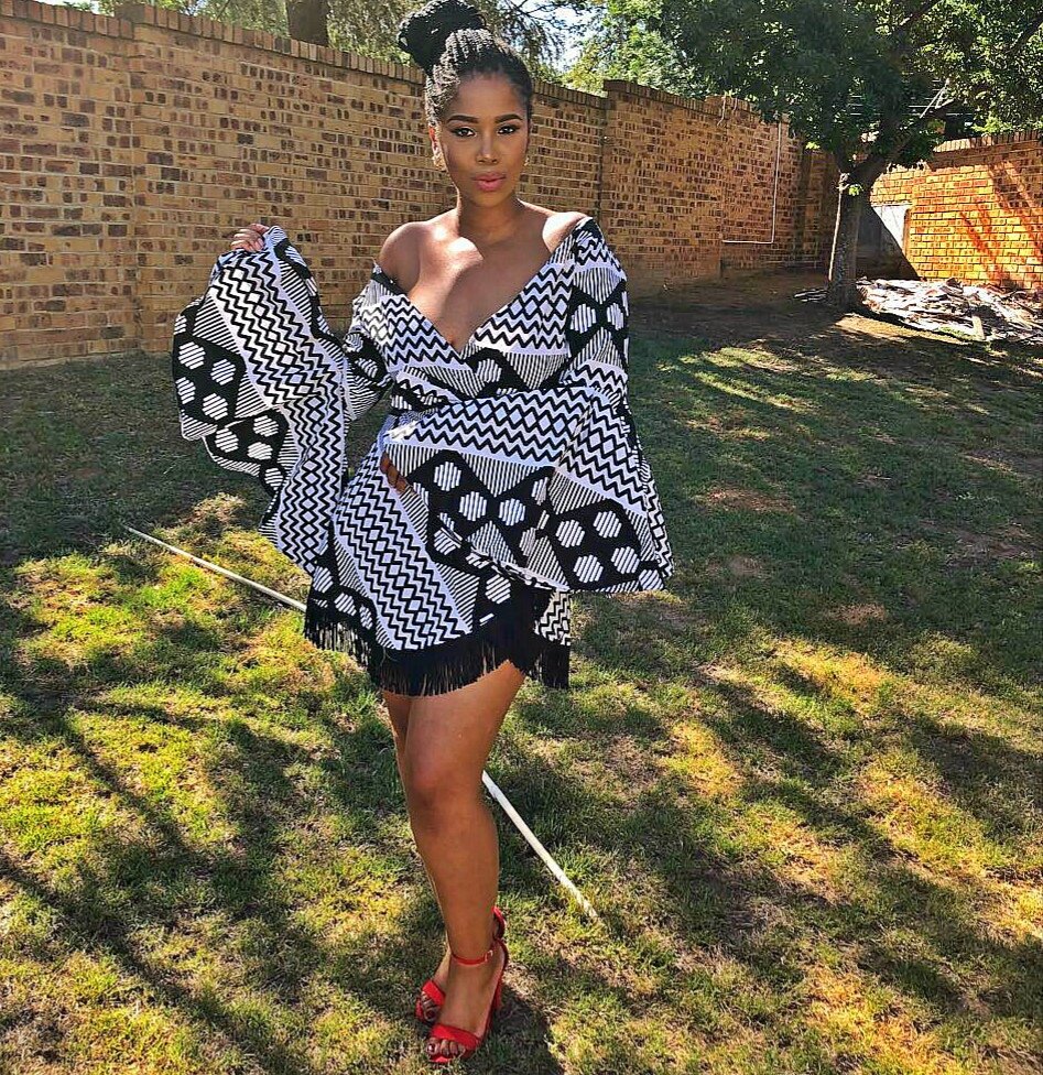 Mbangi_Threads's tweet photo. Saw this African print fabric the other day when I was fabric shopping for client and I knew I had to get this wrap dress done! https://t.co/kv1fgxuQpj