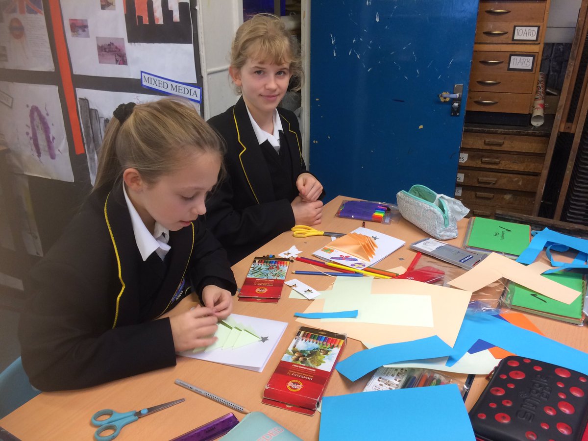 hf_arthf's tweet photo. #hollyfield Christmas cards. Fabulous morning in the art department with year 7 making this years Hollyfield school Christmas cards :) https://t.co/prNN3uWx6T