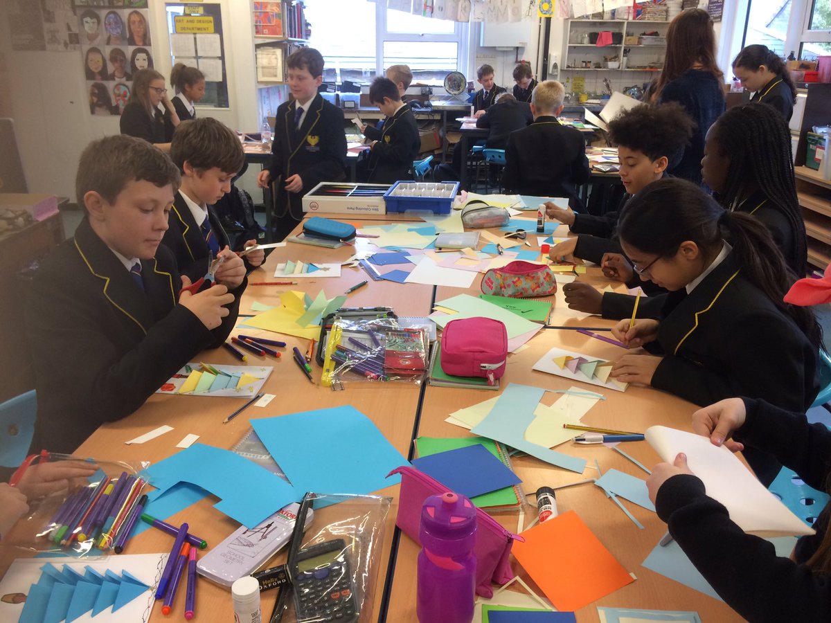 hf_arthf's tweet photo. #hollyfield Christmas cards. Fabulous morning in the art department with year 7 making this years Hollyfield school Christmas cards :) https://t.co/prNN3uWx6T