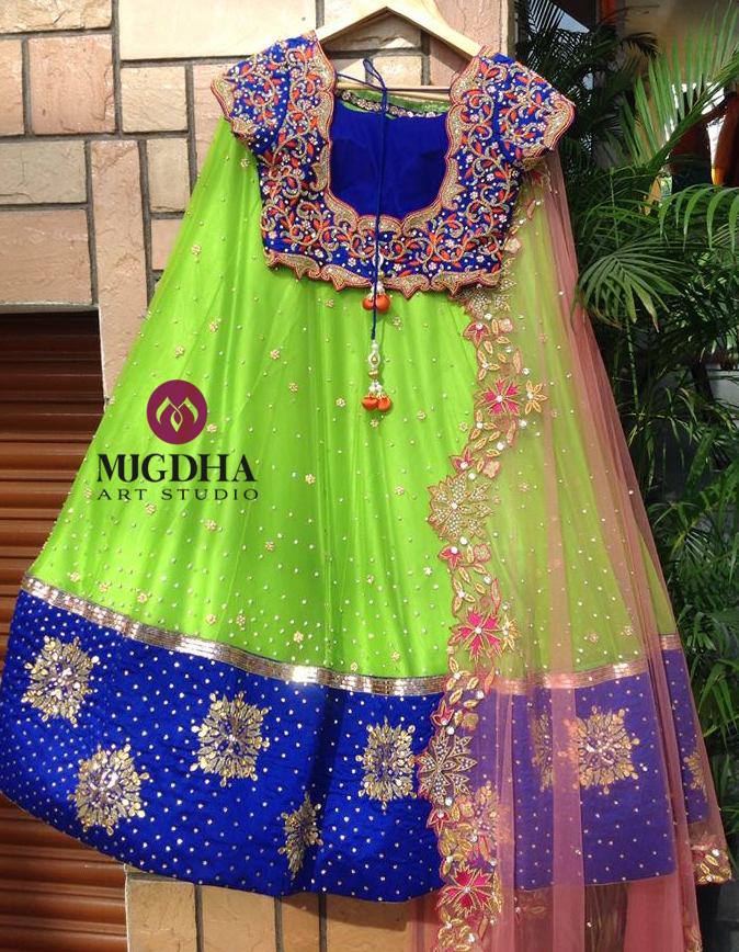 mugdhaartstudio's tweet photo. Designed to perfection,
The Right blend of green &amp; blue with peach makes it very pretty!! We can customize the color and size as per your requirement.
Code : LHG-202
To Order with us :
WhatsApp: +91 8142029190 / 9010906544 https://t.co/lyHu8TT5wg