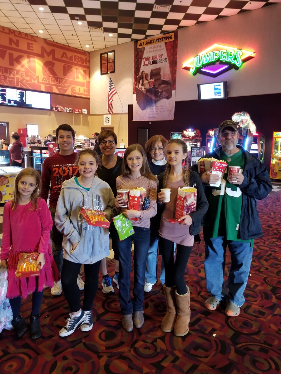 Neill5_'s tweet image. We had a "Wonder"ful Sunday  strengthening our home-school community and celebrating diversity together.  #HMS #one_big_family #kindness_counts