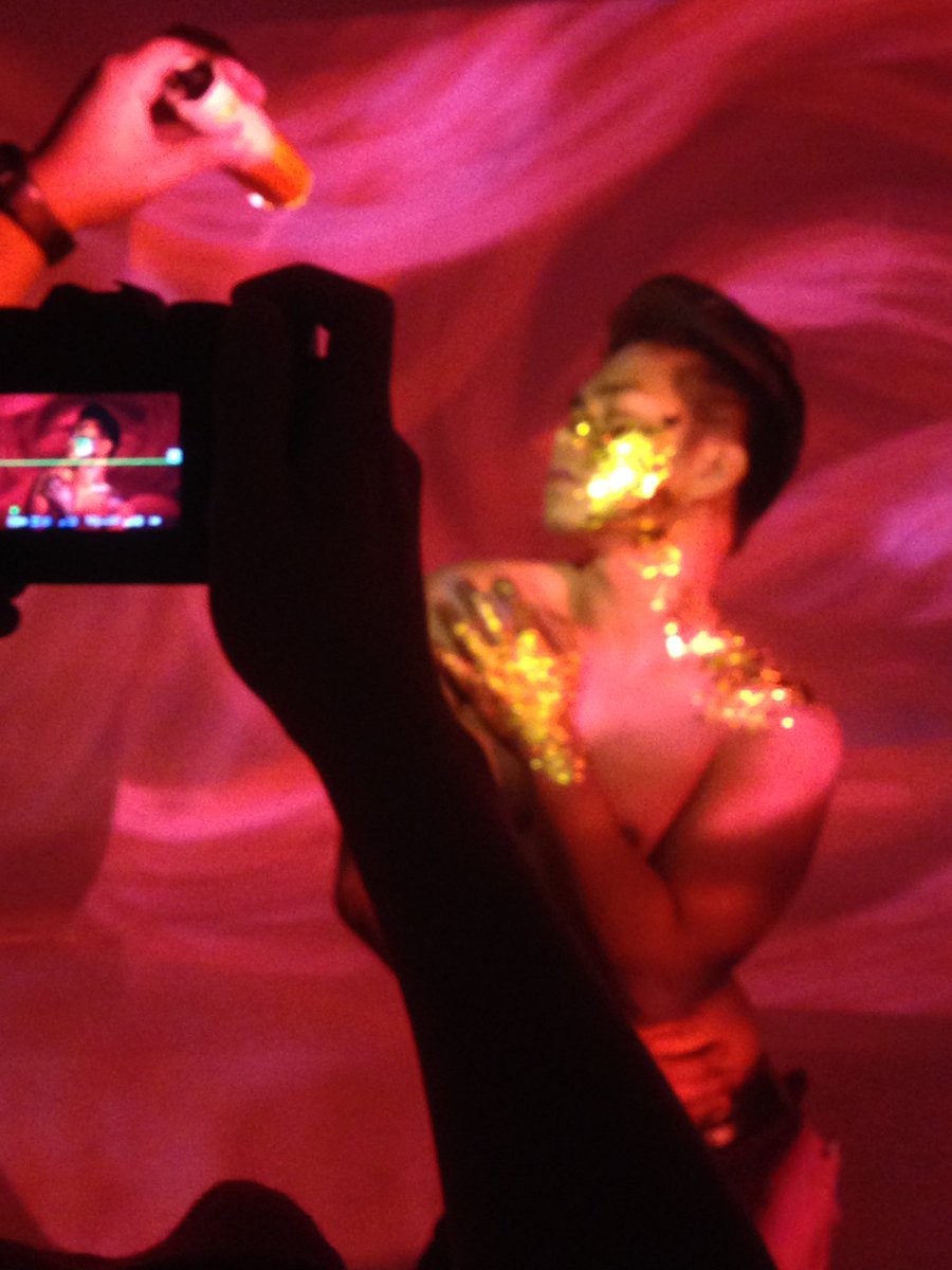 AeronLean's tweet photo. Maraming salamat @TheRedWhistle sa napaka-Laban na laban na Photoshoot 😊 #ProjectHeadShot #TheRedWhistle #EpsonPh #PineappleLabPh #SaveSexy #PushPh https://t.co/fUuOn2DhOC