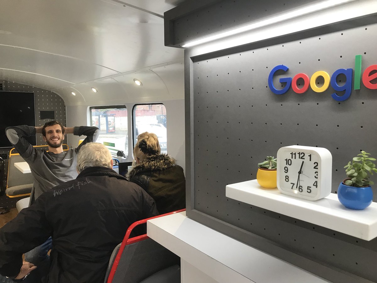 ali_shehla's tweet photo. Today we’ve been helping people with CVs and getting more confident online. #Shiregreen #HartleyBrook #Sheffieldis #DigitalGarage https://t.co/65zaAaacQ1
