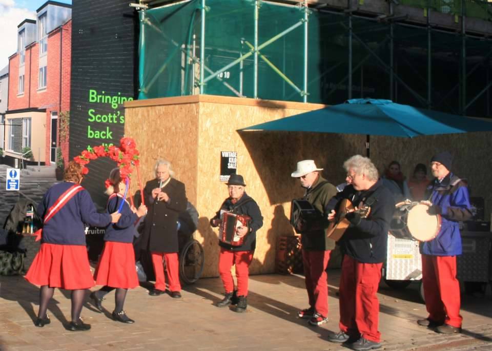 Green Ginger Garland tweet media