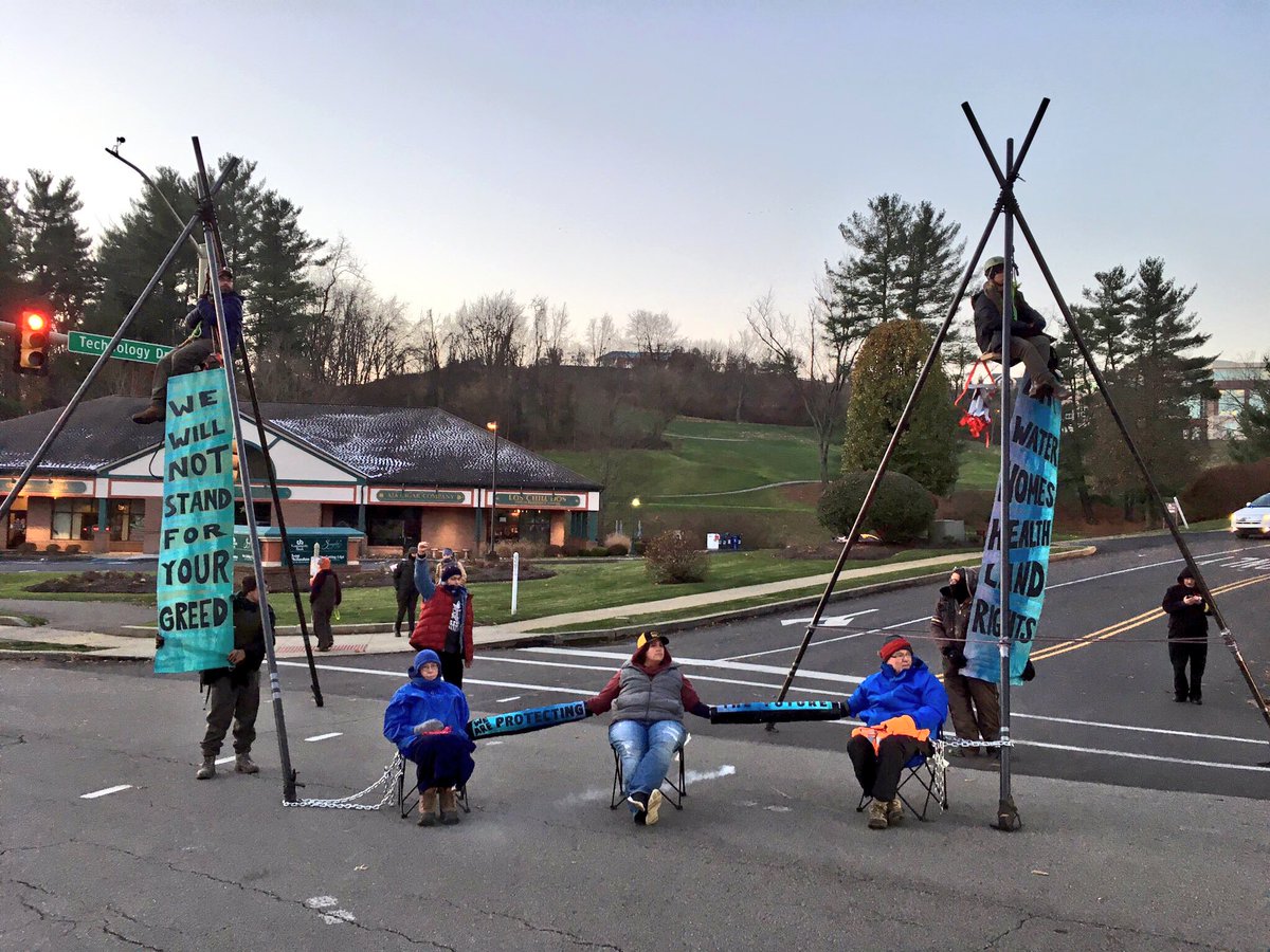 collinrees's tweet image. Update: Traffic is fully blocked &amp;amp; shut down. Partial list of companies being blockaded:

Haliburton
Chesapeake Energy
Range Resources
EQT
Consol Energy
Noble Energy
MarkWest Energy
Rice Energy
WPX Energy
Columbia Gas

The fossil fuel industry won't stop, so #WeWontStop either.