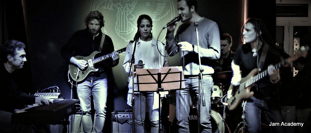 ScuolaJam's tweet photo. La seconda data della Jam Session organizzata presso l'Orso Grigio di Lucca. #jamacademy #lucca #accademiadimusica #bachelorofats https://t.co/VNmOmwzoPQ
