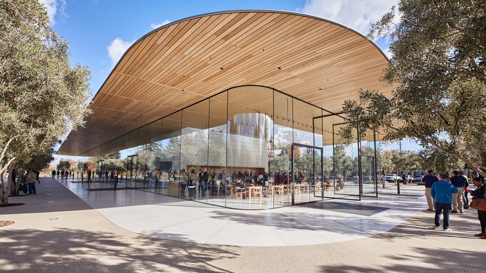 ZainJo's tweet photo. Apple finally lets visitors onto its 'spaceship' campus! #tech #AppleSpaceship
https://t.co/sVNA3LBpwc https://t.co/WkN8PGliq4