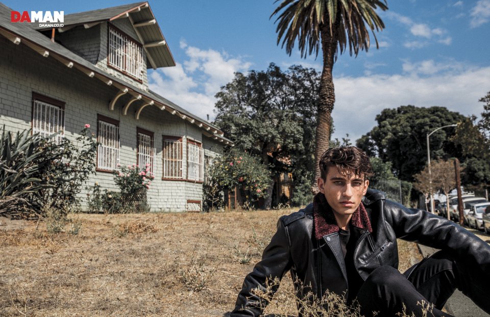 DAMAN_Magazine's tweet photo. Actor @dallashartrulz is featured in the Oct/Nov issue of #DAMANmagazine. Click https://t.co/TV045XJcao for see his full feature for the magazine. #DAMAN #DallasHart #mensfashion #mensstyle https://t.co/bpsGbx5yky