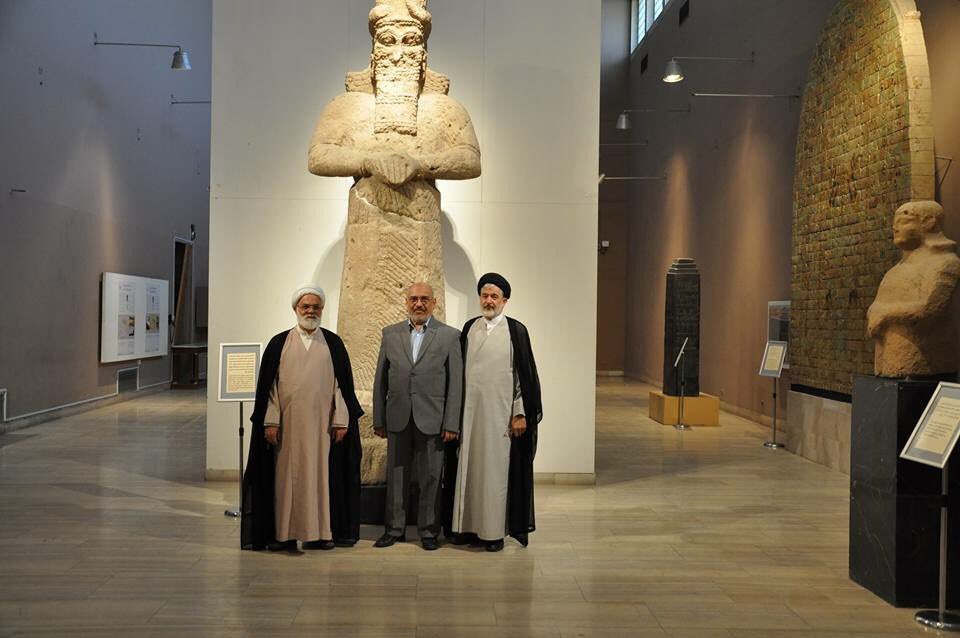 junaidAmerHame1's tweet photo. A nice message from the clergy when they visit the Iraq Museum in Baghdad and show their astonishment at what the old human minds have done https://t.co/zAQ4rWGOxl