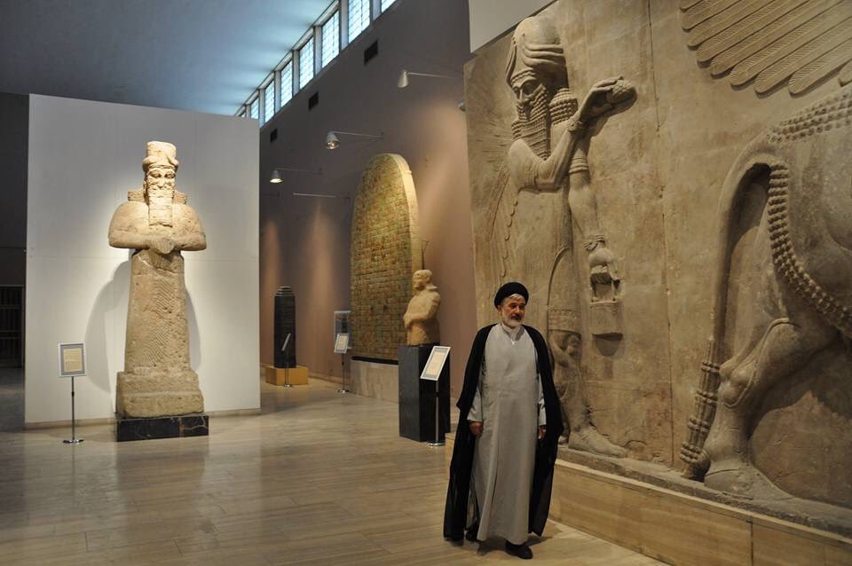junaidAmerHame1's tweet photo. A nice message from the clergy when they visit the Iraq Museum in Baghdad and show their astonishment at what the old human minds have done https://t.co/zAQ4rWGOxl