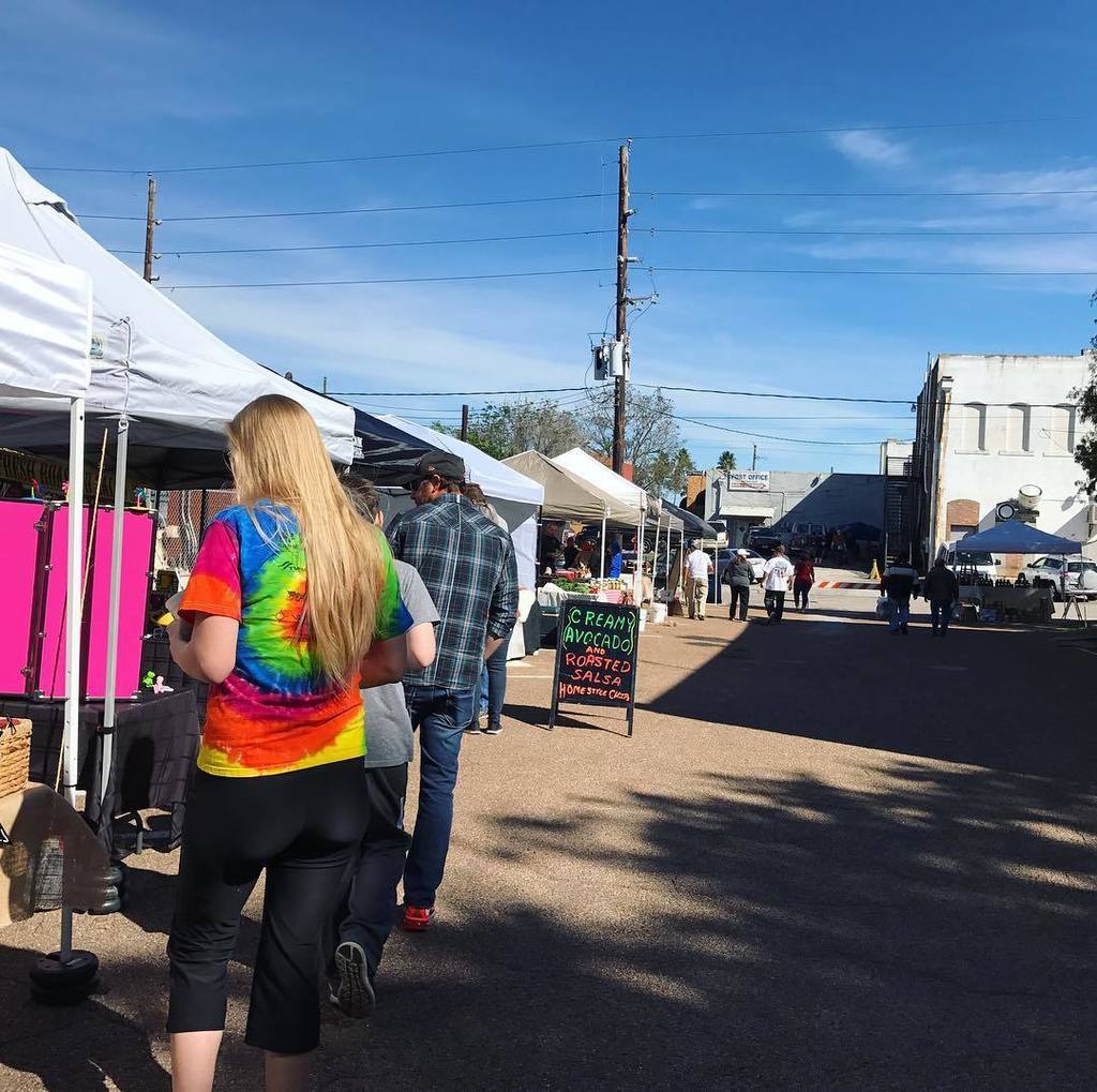 _friedgold's tweet photo. Went to lunch with great friends, ended up stumbling into a Pecan Harvest Festival! #winning #sundayfunday https://t.co/oEE35qxImr