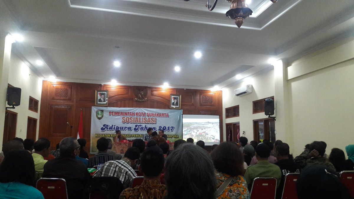 EndangKhusna's tweet photo. Adipura bukanlah tujuan utama, yang terpenting adalah membudayakan perilaku bersih "Sosialisasi Adipura Kec. Jebres" #Solo @kampungnesia https://t.co/j2mHrqy0oX