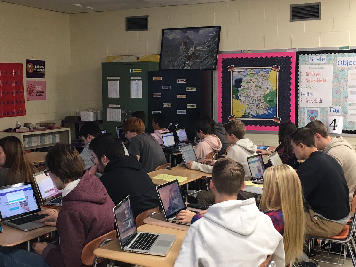 WHFrau's tweet photo. Ss use @quizlet to review stem-changing verbs #quizready #WHRHSPride https://t.co/y67b3ysrPG