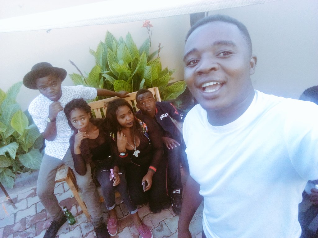 unearthly_geezy's tweet photo. #SquadMade #FamilyTree #AwkwardBirthday https://t.co/0379RzOfoT