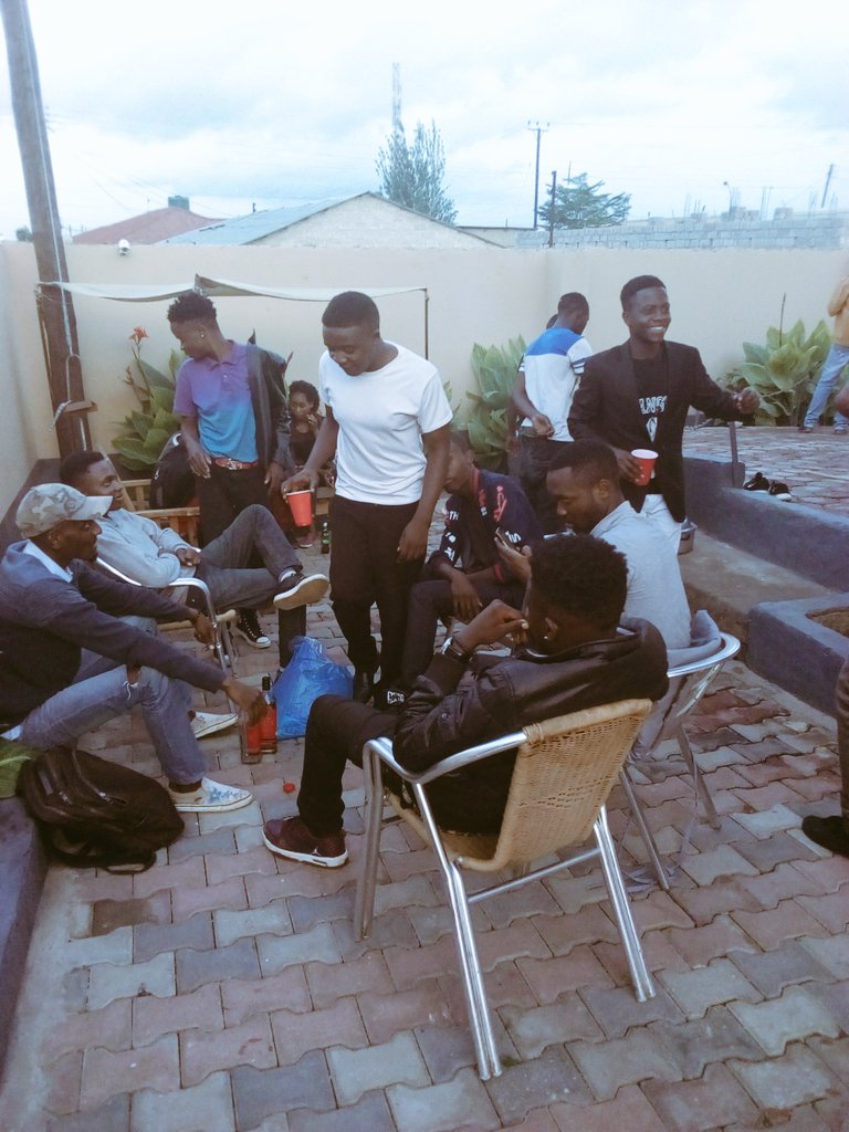 unearthly_geezy's tweet photo. #SquadMade #FamilyTree #AwkwardBirthday https://t.co/0379RzOfoT