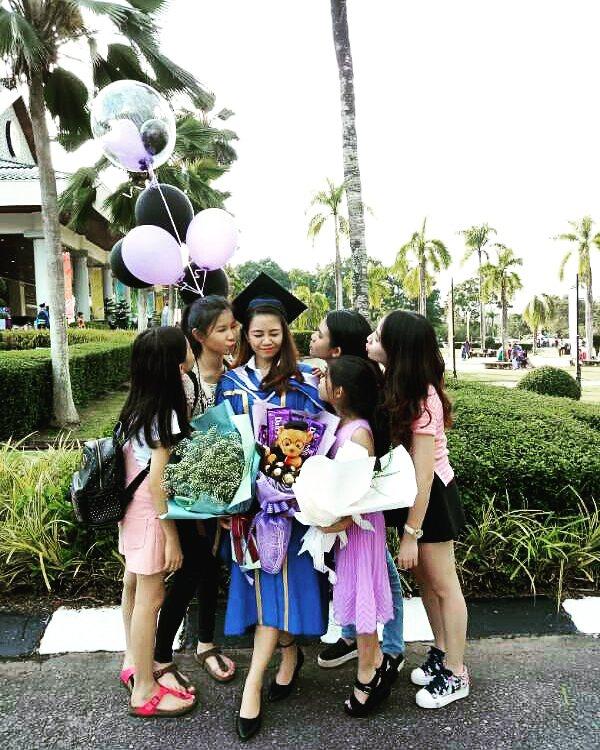 Happy Graduation #happy #graduationday #happygraduation #girl #love #love #kiss #loveyou #universitiutaramalaysia #we #today #day #monday ❤❤❤