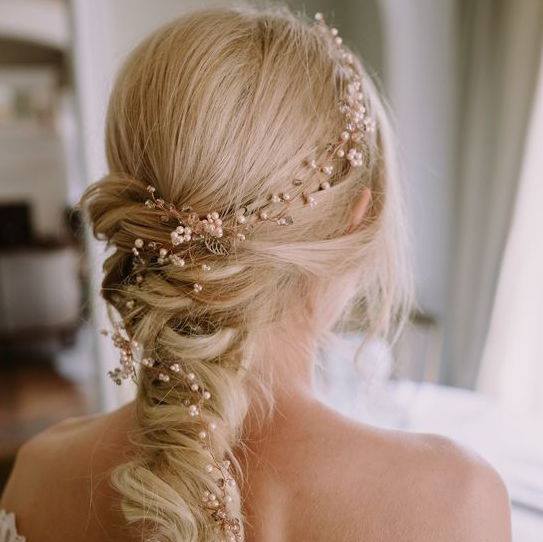 Come see our oh so pretty collection of gorgeous rose gold hair vines &amp; boho tie-ins. #rosegold #mkebride #gold More here goo.gl/MUZs9r