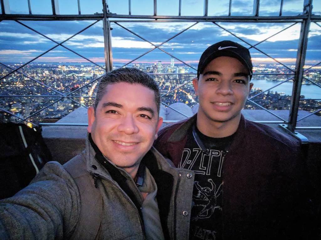 Jaime_Rivera's tweet photo. Six passports and countless stamps later, this is my favorite trip ever, all thanks to this guy. Here's to hoping we travel together more often #son #love #empirestatebuilding #86thfloor #aboutlastnight #epicsunset taken with #googlepixel2xl #shamelessse… https://t.co/YUJ7FoV12E https://t.co/0cWOH82Uh3