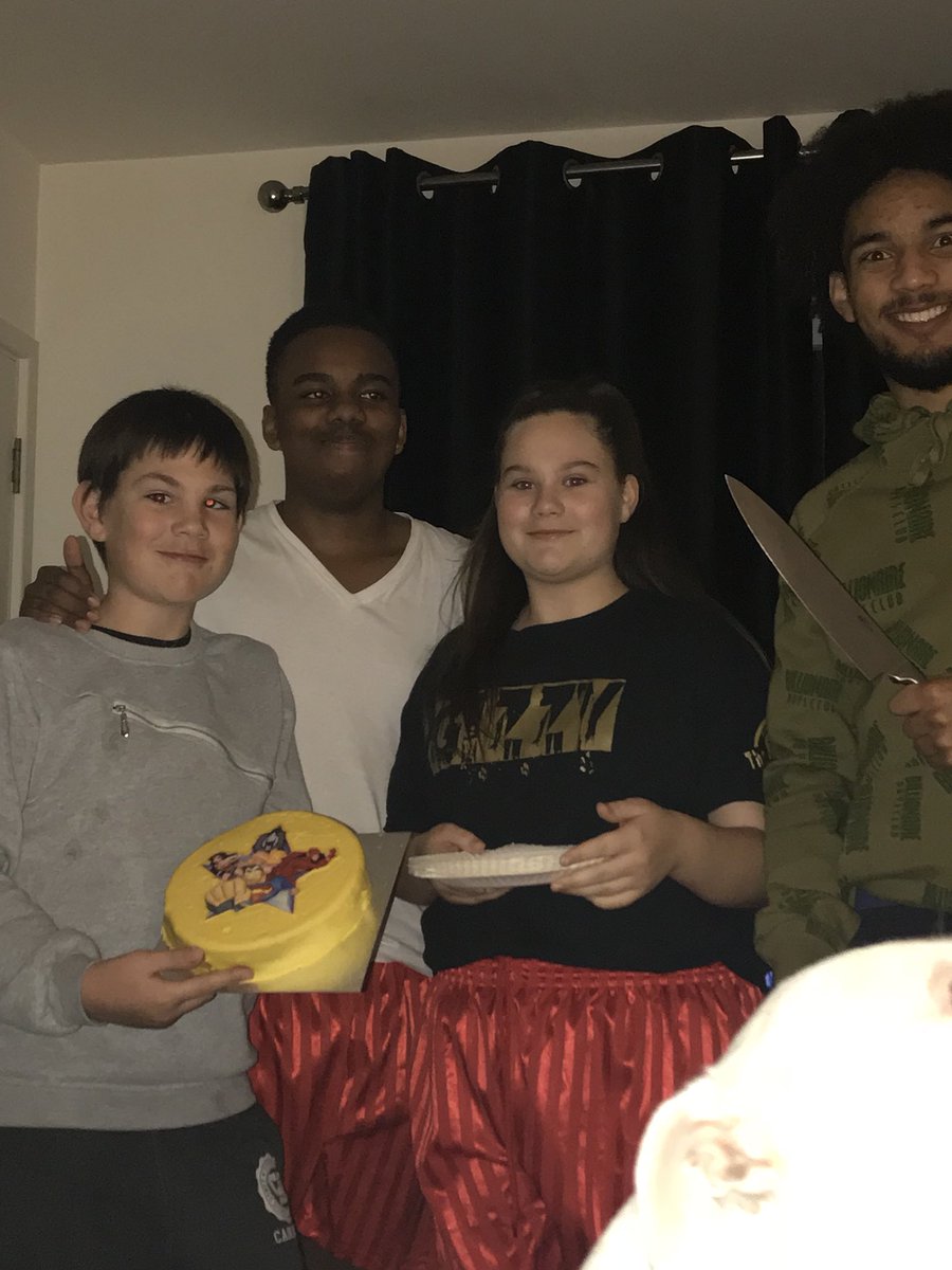 louiseyork76's tweet photo. @LiveWiseMS These are my children and nephew he stays nearly every weekend which I love, it was my youngest Nathaniel’s bday wkend before last &amp; my gorgeous fur baby Junior ❤️😍 #MyReasonToFight🎗 #CureMS🎗#MSProblemsAreNoJoke🎗 https://t.co/JqL5pNrxwi