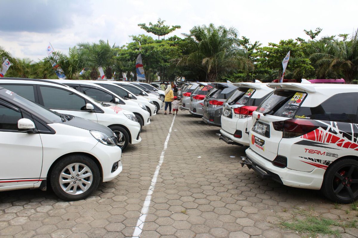 MobilityJateng's tweet photo. kopdargab jateng dan diy @jepara ourland park 19-11-2017 . https://t.co/gM9YK0TZSL