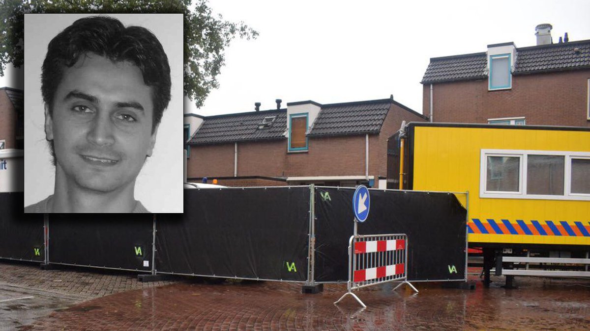 telegraaf's tweet photo. In Groningen wordt woning leeggehaald en afgeplakt waar mogelijk in 2010 de lugubere moord op Halil Erol plaatsvond. Daarna luminol-onderzoek om oude bloedsporen te vinden. https://t.co/rdTObNCG4k https://t.co/hPOu9XRYvB