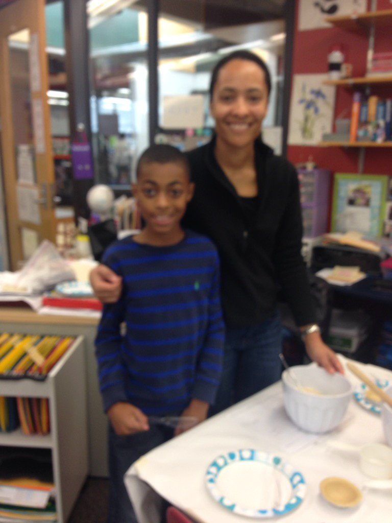 Comets206's tweet photo. Making apple pies🍎🍏🍁@DurhamAcademy https://t.co/8TFcSoviai