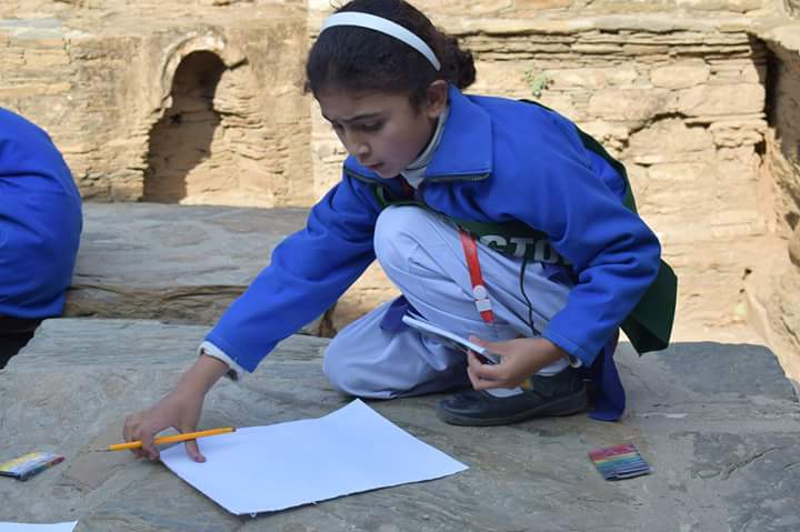 SelanyPEW's tweet photo. Student of @TheEducators Visited archeological site of Takht-i-Bhai with the support of Directorate of Archeology &amp; Museum, KP. https://t.co/ydwqoOVRF0