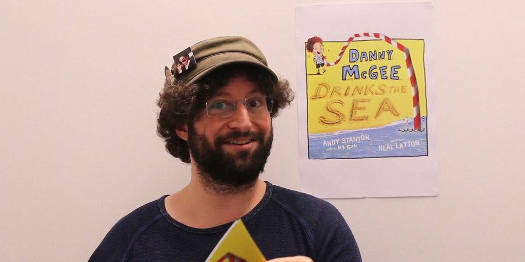 Suffering from a bit of a Monday mid-afternoon slump? Let Andy Stanton cheer you up with his reasons why reading is great. booktrust.org.uk/whats-happenin… #MondayMotivation