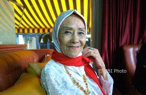 Daeng_Info's tweet photo. Innalillah, telah meninggal dunia artis senior Laila Sari di kediamannya di Jakarta Barat malam ini pkl 20.00 wita dalam usia 82 tahun. terima kasih Mpo Laila pernah membuat kami terhibur, semoga Khusnul khotimah https://t.co/vkEnIIuUOu