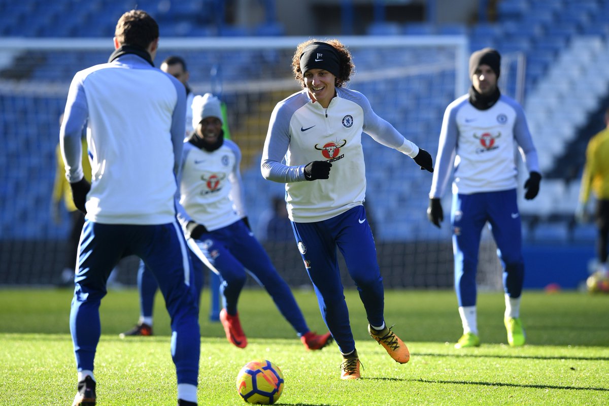 DavidLuiz_4's tweet photo. ⚽️⚽️⚽️ https://t.co/03HFm2Ue4n