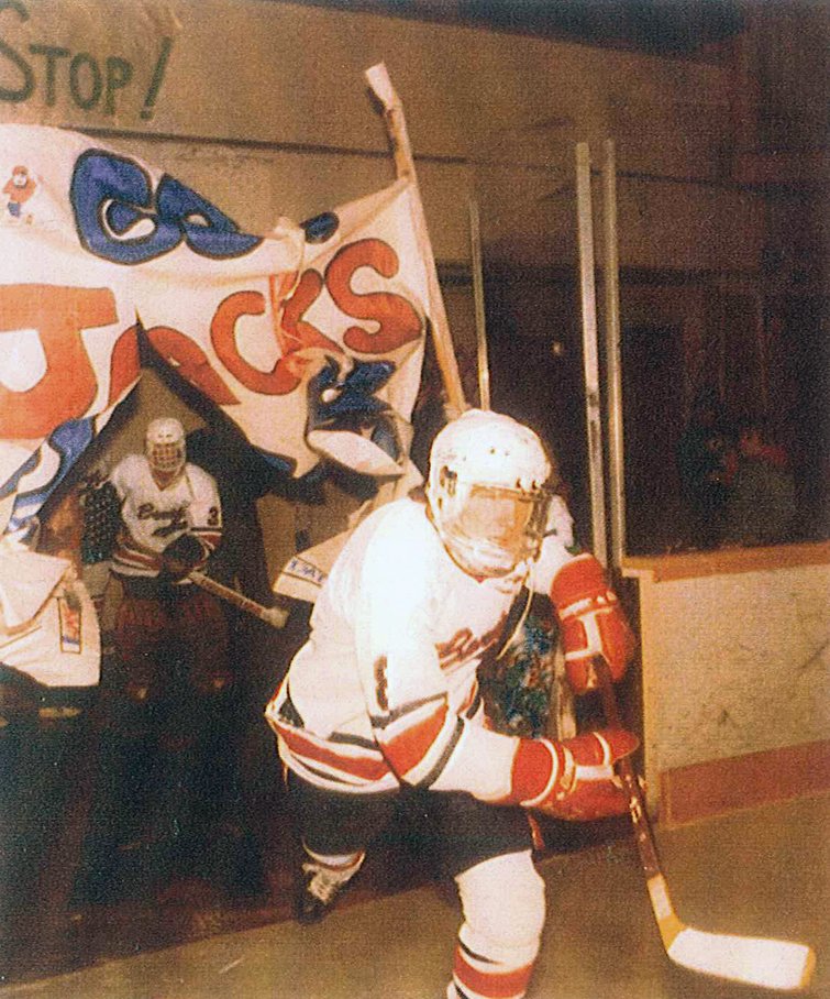 #8 is a very special number in Bemidji.  #8 is retired in honor of George Pelawa.  8 days til season and to remind ourselves that life is short.  Enjoy every moment.  #MrHockey #Jacks <a href="/FollowThePuck/">FollowThePuck 👻</a> <a href="/VintageMNHockey/">Vintage MN Hockey</a> <a href="/BemidjiSports/">Bemidji Pioneer Sports</a> <a href="/LPTVSports/">Lakeland Sports</a> @MSHSLjohn <a href="/NHLFlames/">Calgary Flames</a> <a href="/MrHockeyAward/">Mr. Hockey Minnesota</a>