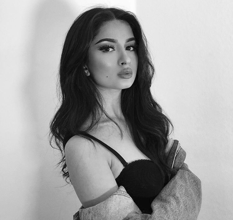 Jedyne co mi po Tobie pozostało, to wspomnienia. Wspomnienia nie ranią. Jestem szczęśliwa.