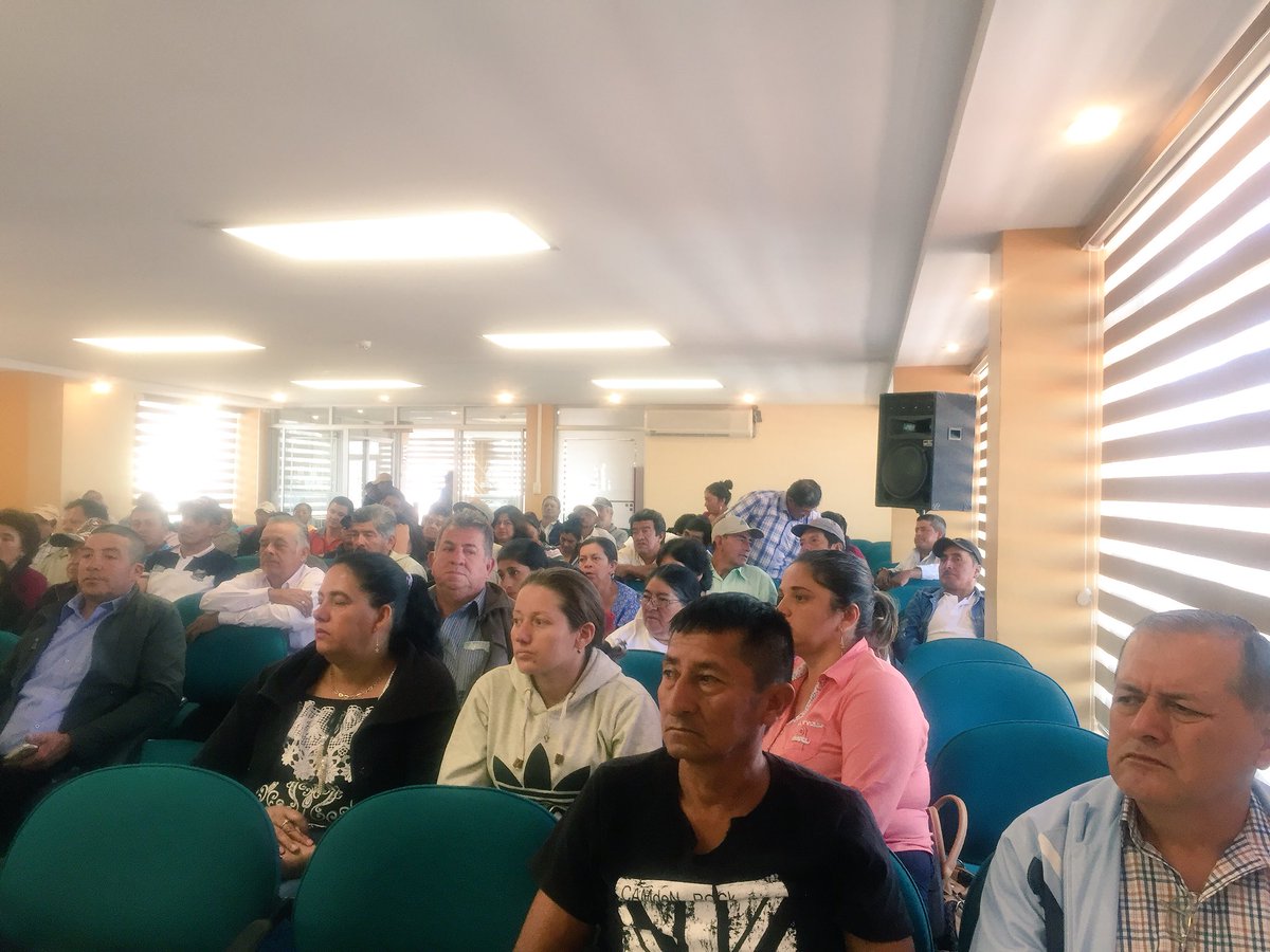 norisOrdonez's tweet photo. Con la presencia de los Presidentes de 81 Dispensarios del #SeguroSocialCampesino de la Zona 7 presentes en socialización de avances de gestión Coordinación. Actualización de Encuestas. Mantenimiento de Dispensarios https://t.co/0fPrBp7KwK