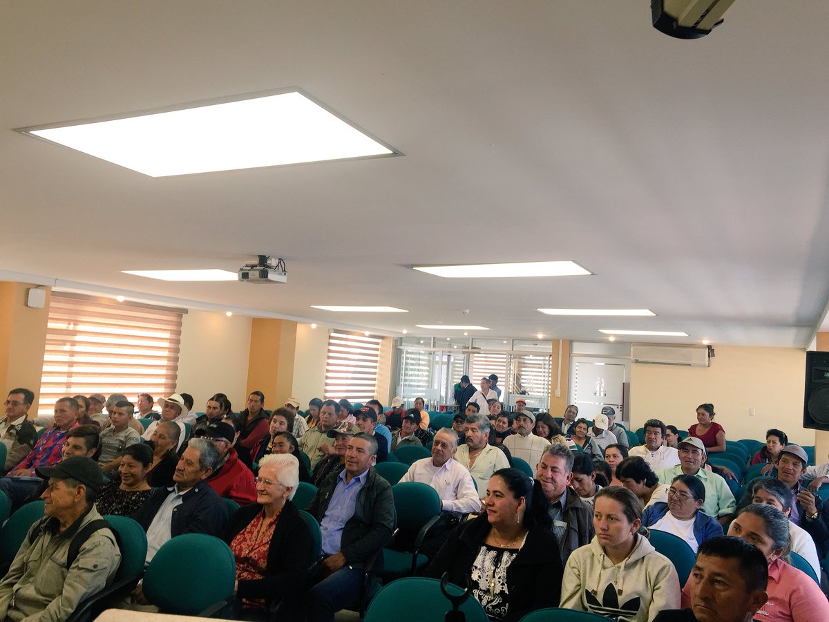 norisOrdonez's tweet photo. Con la presencia de los Presidentes de 81 Dispensarios del #SeguroSocialCampesino de la Zona 7 presentes en socialización de avances de gestión Coordinación. Actualización de Encuestas. Mantenimiento de Dispensarios https://t.co/0fPrBp7KwK