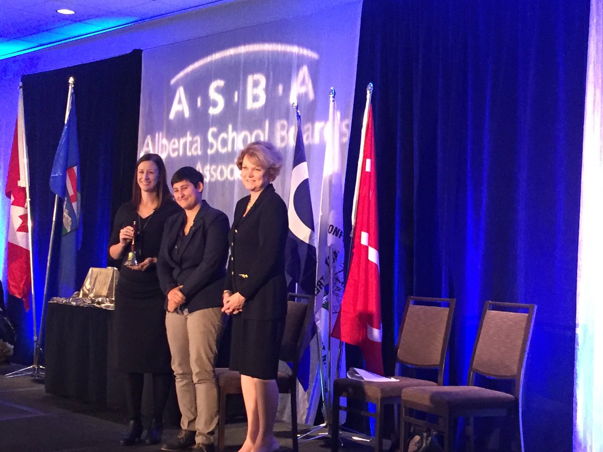 northland61's tweet photo. A friend of #NSD61 received provincial recognition at @ABSchoolBoards  Fall General Meeting awards night. On November 19, 2017, @APPLESchools  was presented the ASBA 2017 Friends of Education Award - https://t.co/2YjvDjWPtv! #abed #fnmied https://t.co/v9Pn5kO8jD