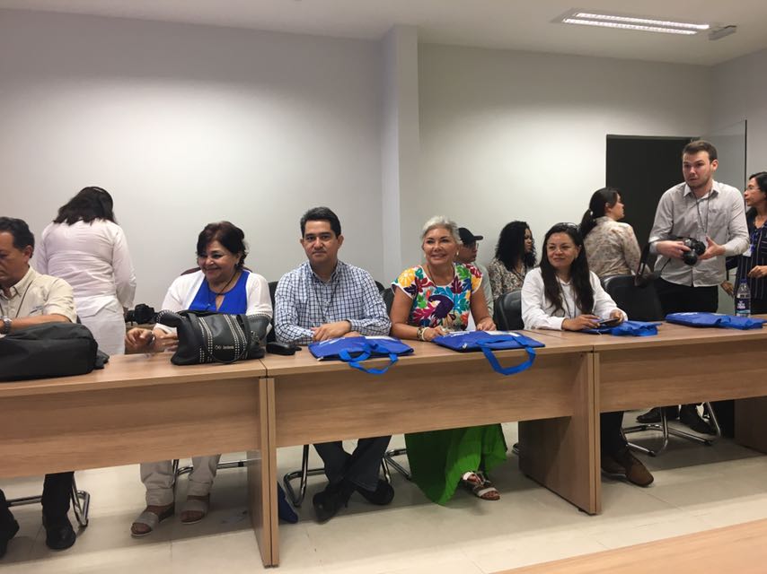redinnovagro's tweet photo. #FelizLunes Estamos!! en la visita a la oficina de @embrapa en la #Amazonia  Occidental en #Manaos. Nos recibió su Director, Celso Azevedo. @incarural @IICAnoticias @iicabrasil https://t.co/07PJIwzIlI