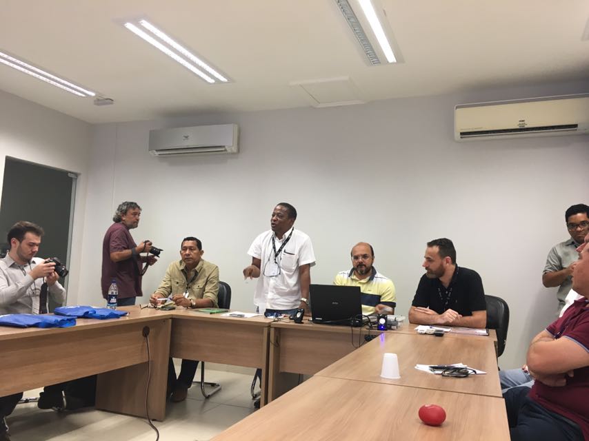 redinnovagro's tweet photo. #FelizLunes Estamos!! en la visita a la oficina de @embrapa en la #Amazonia  Occidental en #Manaos. Nos recibió su Director, Celso Azevedo. @incarural @IICAnoticias @iicabrasil https://t.co/07PJIwzIlI