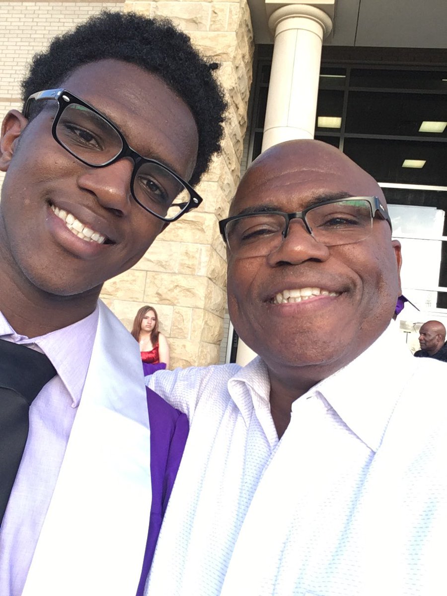 Jaybird1906's tweet photo. Taking time to be thankful for this young man! Thank you, Lord for blessing Brian with another year of life! Happy 19th Birthday son!!! #BFitz #OceanOfSoul #Trombones https://t.co/rgckPjLCYC