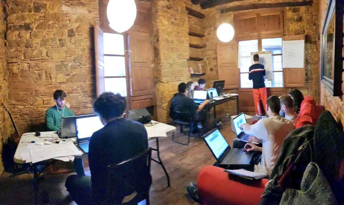 UPC_School's tweet photo. Un año más nuestros alumnos #BIMers trabajando duro y preparándose para el #concurso de @BIM_Valladolid 👏👏 https://t.co/ufnnxB8zuV