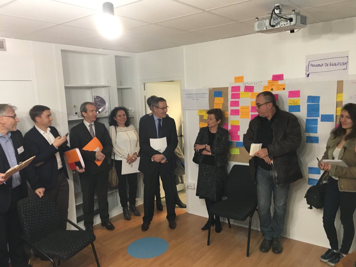 FTravail_PDL's tweet photo. #EtatLIN accueille pour sa 1ère séance de créativité des entreprises et des conseillers #poleemploi autour du processus de recrutement https://t.co/WTuyNlvscy