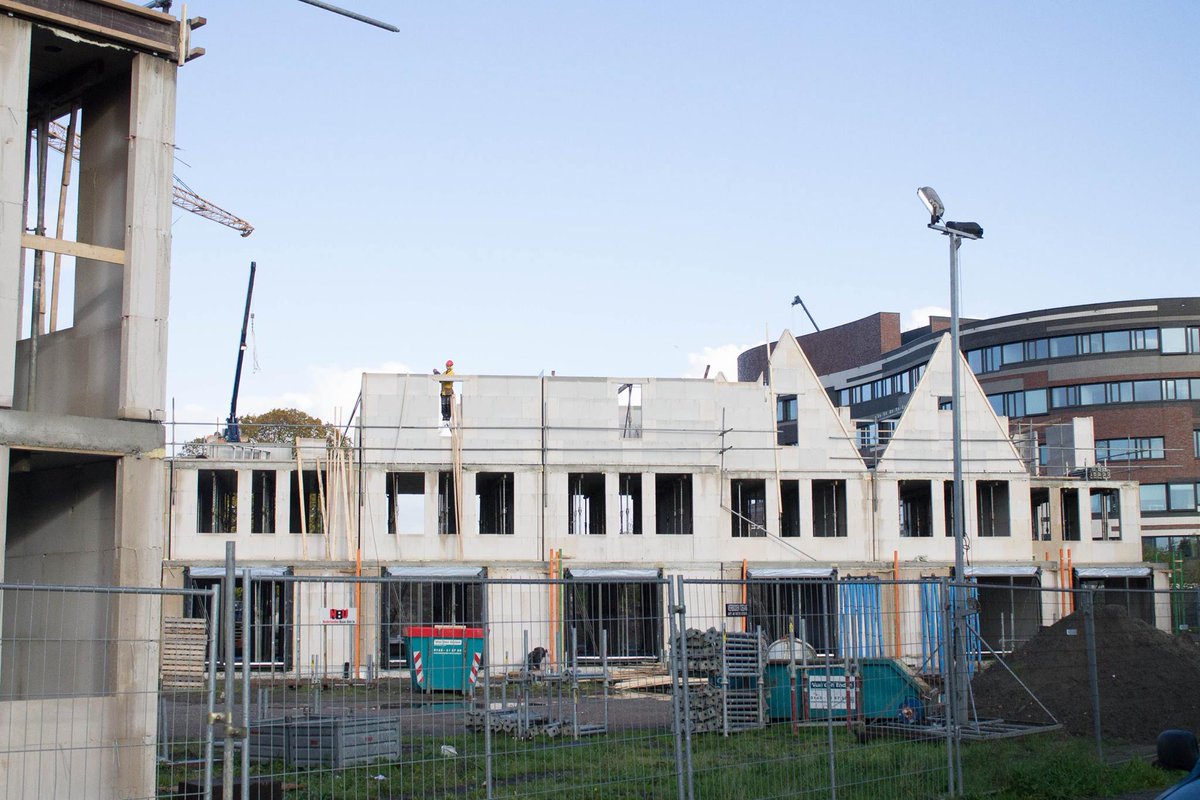 Stadsoevers_RSD's tweet photo. De bouw op de locatie Nieuwe Wipwei schiet al aardig op! #stadsoevers https://t.co/oSouJzRMgs