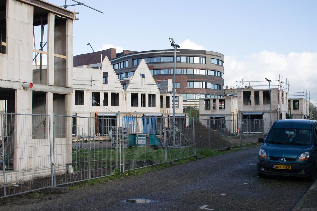 Stadsoevers_RSD's tweet photo. De bouw op de locatie Nieuwe Wipwei schiet al aardig op! #stadsoevers https://t.co/oSouJzRMgs