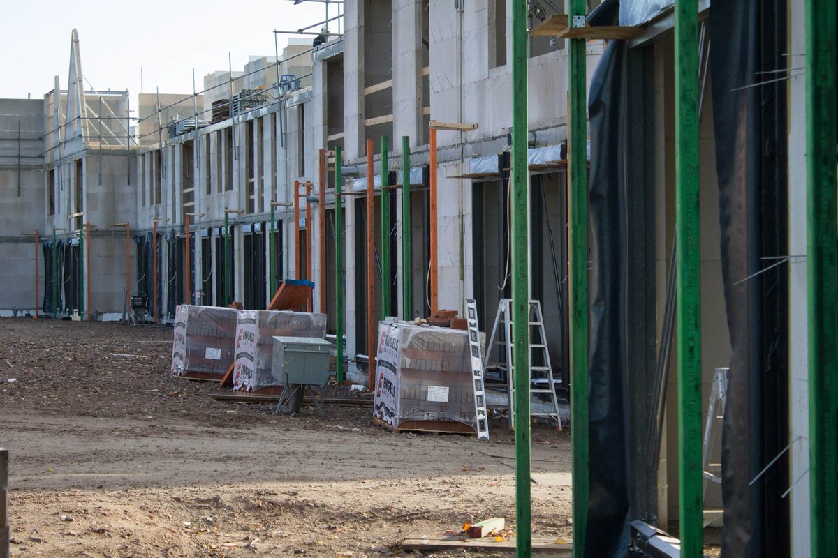 Stadsoevers_RSD's tweet photo. De bouw op de locatie Nieuwe Wipwei schiet al aardig op! #stadsoevers https://t.co/oSouJzRMgs