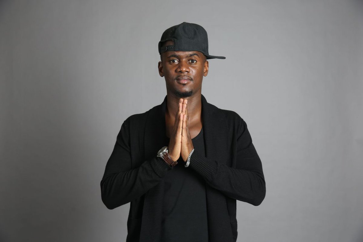 interludefrance's tweet photo. .@Bmesrimes va jouer son propre rôle dans un film semi-autobiographique
https://t.co/LCOfpLNgXA https://t.co/XtvlfVezkc