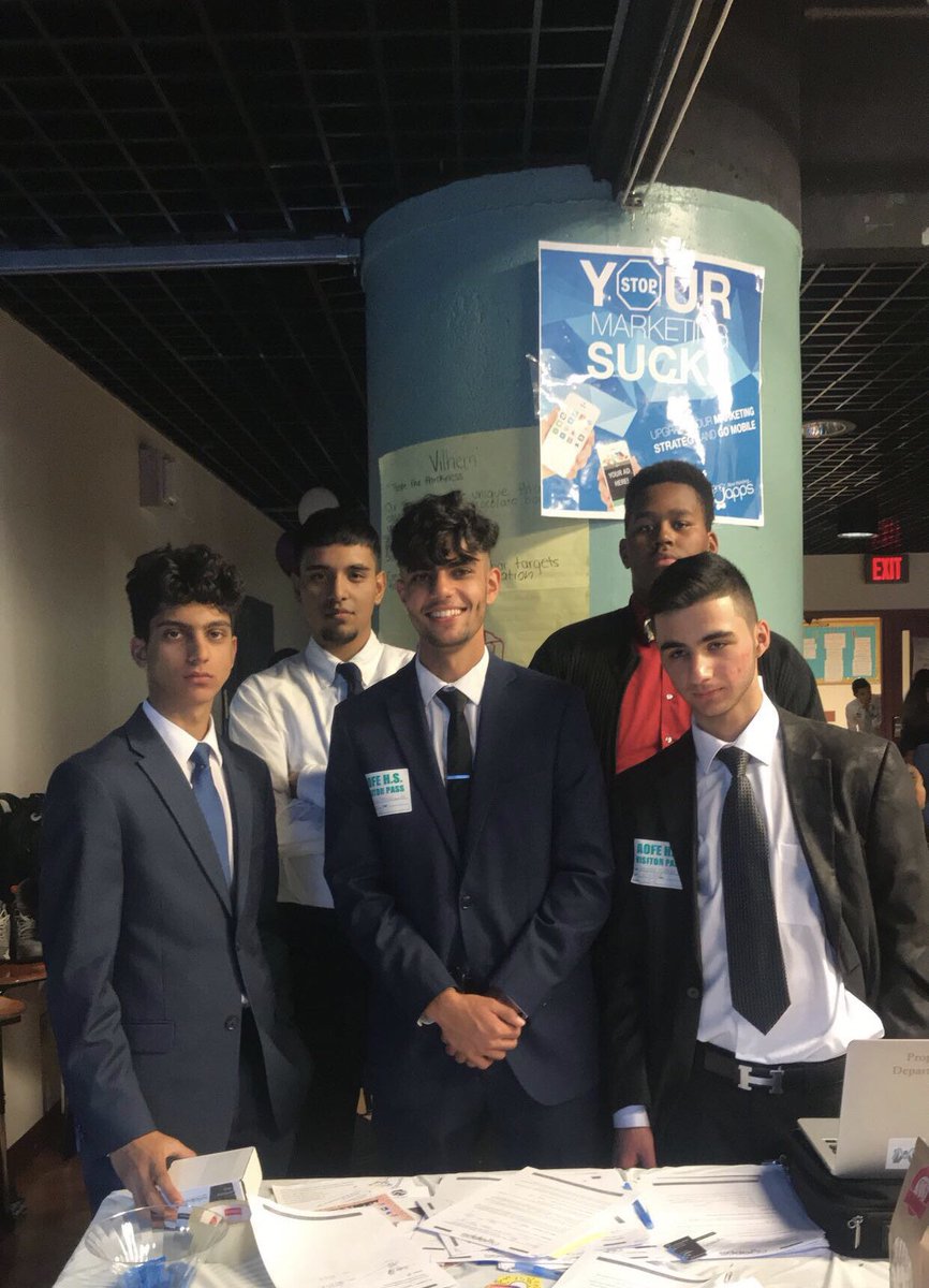 nuapps's tweet photo. Our students representing Nüapps at the VEI networking event! @VEInternational @cpowerfitness #nuapps #networking https://t.co/SCxVwpw9IC