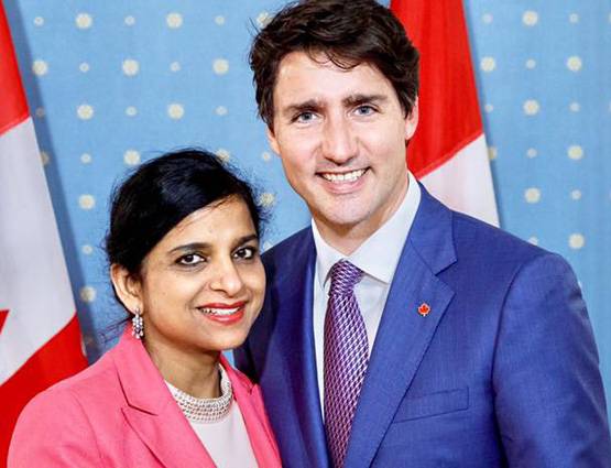 dedactiv's tweet image. 27 वर्षों से इंटरप्रिटेशन का काम कर रही गुरदीप ने 1990 में भारतीय संसद से करियर की शुरुआत की थी. हालांकि, 1996 में शादी के बाद उन्हें यह काम छोड़ना पड़ा.